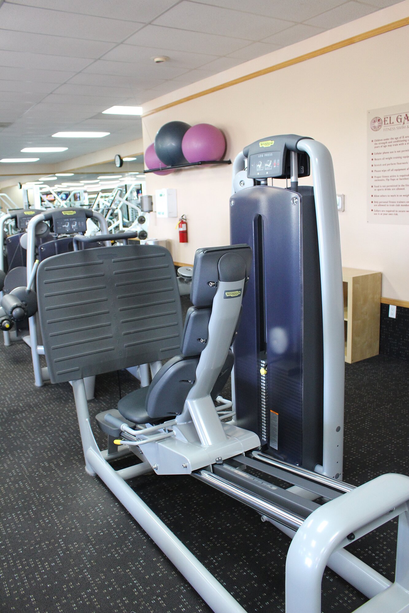 Leg press in gym facilities at El Gancho